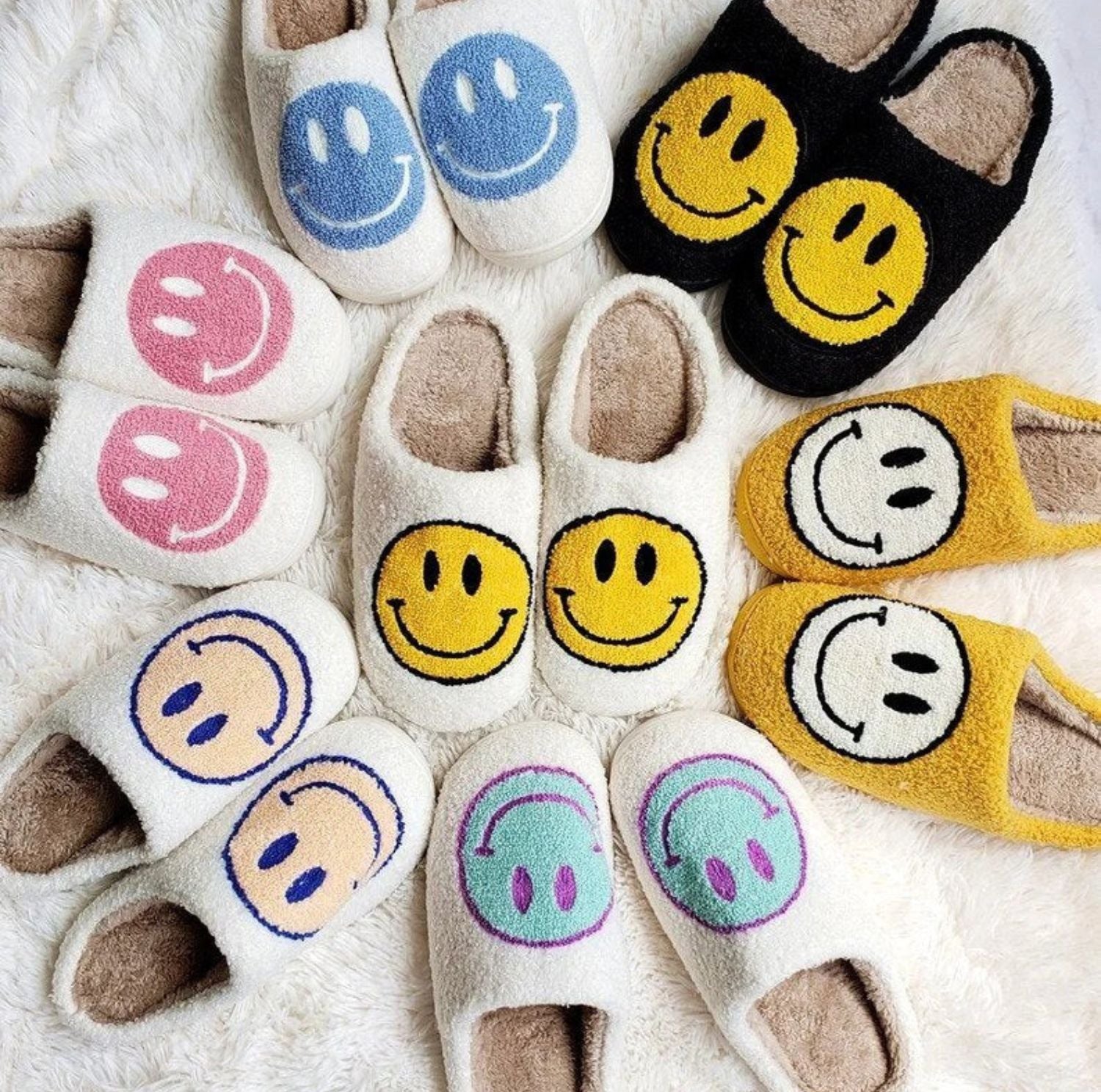 Serenosole™ HappySteps Smiley Flip Flops | Bring a Lsmile in every step with cozy comfort! (1+1 FREE)