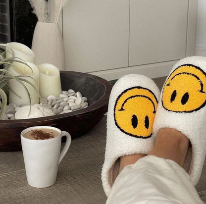 Serenosole™ HappySteps Smiley Flip Flops | Bring a Lsmile in every step with cozy comfort! (1+1 FREE)