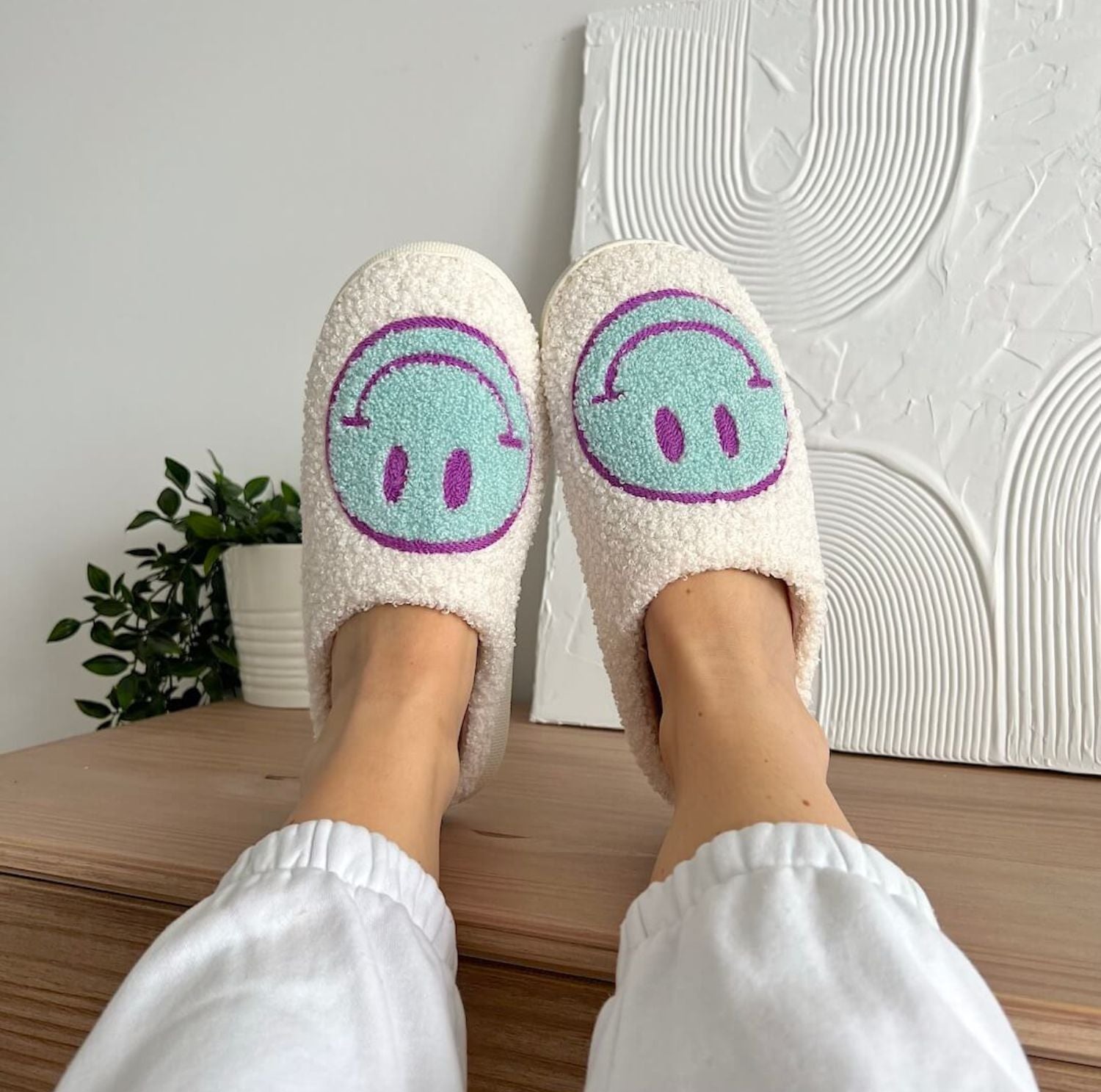 Serenosole™ HappySteps Smiley Flip Flops | Bring a Lsmile in every step with cozy comfort! (1+1 FREE)